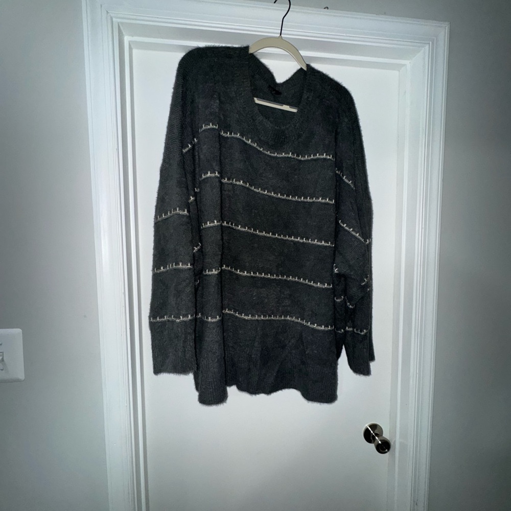 Torrid Dark Gray Crewneck Sweater